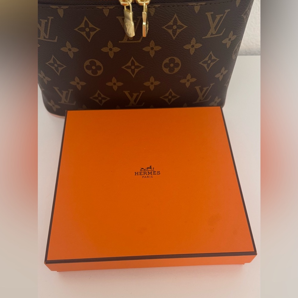 Classic Orange Hermes Small Thin Box - Picture 1 of 5
